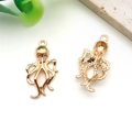 Goldene Oktopus-Anhänger für DIY-Schmuck in poliertem KC-Gold, Vorder- und Rückansicht - Ozean Oktopus (16.5x30.5mm)