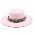 Détail du chapeau en feutre rose avec ruban tressé bohème, turquoise et glands décoratifs - M (56-58cm) / Rose