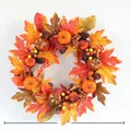 Detailansicht eines 50cm Herbstkranzes mit Ahornblättern und Kürbissen, Gewicht ca. 430g - Erntefest Stil Q Kranz / 50cm