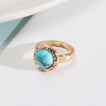 Λεπτομερής λήψη boho χρυσού δαχτυλιδιού με τυρκουάζ πέτρα και vintage σκαλίσματα - Συνθετικό Μπλε Τυρκουάζ