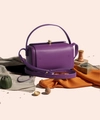 Sac Boston violet açaï en cuir élégant avec fermoir doré et poignée pour femme - Pourpre d'açai