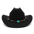 Detail eines schwarzen Cowboyhuts mit türkisfarbenem Perlenband und rustikaler Metallkette - M (56-58cm) / Schwarz
