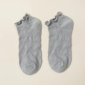 Calze grigie in cotone con cuori jacquard e bordo rifinito con volant eleganti - Taglia unica / Grigio