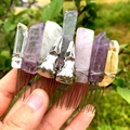 Handmade quartz hair comb with raw amethyst, clear crystals and silver skull charms - Multicolor + Silver Crow Skull