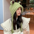 Grüne gestrickte Froschmütze für Damen mit großen Augen und langen geflochtenen Quasten - Grün