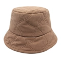 Detailaufnahme des gesteppten Fischerhutes aus Kord mit edlem Rautenmuster in Khaki - M(56-58cm) / Hellkaffee