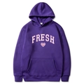 Violetter Kapuzenpullover mit Fresh Love Aufdruck und lockerer Passform - S / Oberteile / Lila
