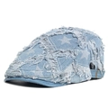 Casquette plate en jean bleu clair délavé avec étoiles et bords effilochés - Bleu clair