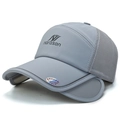 Casquette de baseball grise avec filet respirant et visière solaire rétractable - Réglable / Gris clair