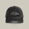 Details der Vintage-Baseballkappe mit Urban Future Axioms Stickerei und Destroyed-Effekten - M (56-58cm) / Schwarz