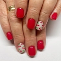 Uñas postizas cortas cuadradas con diseño de cerezas en rojo brillante y anillo oro - Estilo Cereza Rojo y Blanco (JP3948)