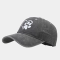 Detalle de gorra de béisbol de algodón lavado gris con bordado de huella de corazón - Gris