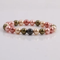 Pulsera de perlas de concha de 8mm coloridas con piedra de lava negra en fondo blanco - Arcoíris 1