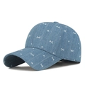 Berretto da baseball in denim blu con motivi a fiocco bianchi e lavaggio retrò - Fiocco Blu Chiaro