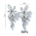 Detailed view of peridot flower tassel earrings with dimensions 3.7cm and silver metal base - Flower Tassel Style (KSE00350-1) / Silver