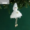 Ciondolo angelo in peluche bianco con fiocco di neve dorato su ramo di Natale - Angelo Bianco