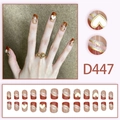 Set unghie finte D447 con decorazioni a cuore rosso-marrone e glitter dorati - Stile Cuore Rosso Marrone e Nude (Tipo Colla D447)