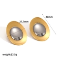 Dettaglio orecchini ovali bicolore con dimensioni 27,7mm x 40mm e un peso di 13,5g totali - Stile Patchwork Satinato Bicolore Oro Argento (TE60293-M)