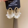 Close-up of golden flower earrings with tassels and 925 silver needles for women - Gold-White (8# Silver Pin)