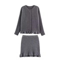 Set in maglia grigio scuro con cardigan a maniche lunghe e gonna con orlo a balze - Taglia S / Grigio