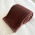 Coperta spessa marrone scuro in finta pelliccia di coniglio con trama a strisce - Costine Caffè Scuro