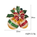 Broche sapin de Noël dorée avec émail vert et strass colorés, style élégant - Couronne avec Nœud (1639)