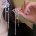 Boucles d'oreilles feuilles en argent avec zircons et glands en perles - Clip d'oreille à gland en perle forme C lune en zircone
