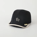 Dettaglio del ricamo a cucciolo su un cappello nero da neonato con bordo a contrasto - 50cm (1-3 anni) / Nero