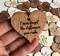 Set di ciondoli a cuore in legno naturale e bianco con incisione motivazionale incisa - U----03 (6*5cm) Gettone Cuore - Legno Scuro
