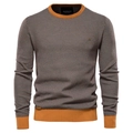 Maglione da uomo in maglia con girocollo e bordi arancioni su trama grigio bluastra - M / Cachi