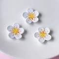 Three white resin peach blossom flower charms for DIY hair accessories and car decor - White Five-Petal