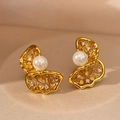 Orecchini a perno dorati con perle e cristalli su velluto color champagne - Ago in Argento - Oro (Placcato Oro Vero)