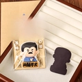 Cartoon Lu Xun Schlüsselanhänger in Blau mit No Problem Slogan und Verpackung - Kühlschrankmagnet [Kein Problem]