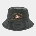 Détails brodés sur un chapeau bob en coton délavé gris pour le 250e anniversaire - Taille unique / Vert Militaire