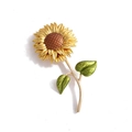 Squisita spilla a girasole in lega dorata con centro marrone e foglie in smalto verde - Girasole