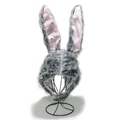 Capucha de conejo de peluche gris con forro de satén rosa en un soporte - M (56-58cm) / Gris