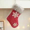 Calza natalizia rossa con fiocchi di neve bianchi e bordo in finta pelliccia grigia - Medio / Rosso