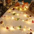 Kerst LED lichtsnoer met houten sterren, dennenappels en rode bessen in warm wit licht - Kerst Dennenappel Ster Kerstboom Stijl 2m 10 LEDs