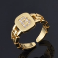 Bague dorée avec lettre B en oxyde de zirconium et anneau ajustable au style chaîne - Lettre B