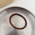 Minimalist high-elastic brown hair tie with ribbed texture and matching connector - Single Piece / Brown