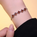 Elegante bracciale placcato oro 18K con cinque granati rossi tondi su catena - Bracciale in Granato Rosso Argento (S1110)