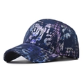 Berretto da baseball tie-dye con scritte graffiti blu e viola e visiera curva alla moda - Regolabile / Blu Navy Gradiente