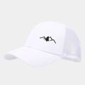 Detalle de gorra de béisbol blanca con bordado de montaña y paneles traseros ventilados - Ajustable / Blanco
