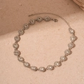 Dettaglio del girocollo in argento con cristalli rotondi e chiusura a moschettone - Collana Tonda con Strass Argento