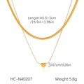 Dettaglio della collana a doppio strato dorata con ciondolo a cuore e dimensioni - Stile Cuore d'Oro (HC-N40207)