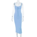 Eng anliegendes hellblaues Trägerkleid mit Spitzenbesatz und Rippstrick - XS / Blau