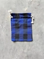 Sacchetto regalo in cotone a scacchi blu e neri con coulisse bianca per caramelle natalizie - Fantasia A Quadri Blu; Tessuto Di Cotone; 10*14 Cm