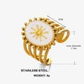Goldener Edelstahlring mit weißem Emaille-Sonnenstrahl und gewelltem Banddesign - Weißes Emaille (ZN1980) / Weiß