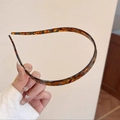 Minimalist tortoiseshell acetate headband with non-slip teeth in a narrow design - Eyeglass Style Headband / Blue Brown