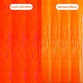 Neon-orangefarbener Lametta-Vorhang mit Vergleich zwischen UV-Licht und normalem Licht - Standardhöhe / Fluoreszierendes Macaron Orange